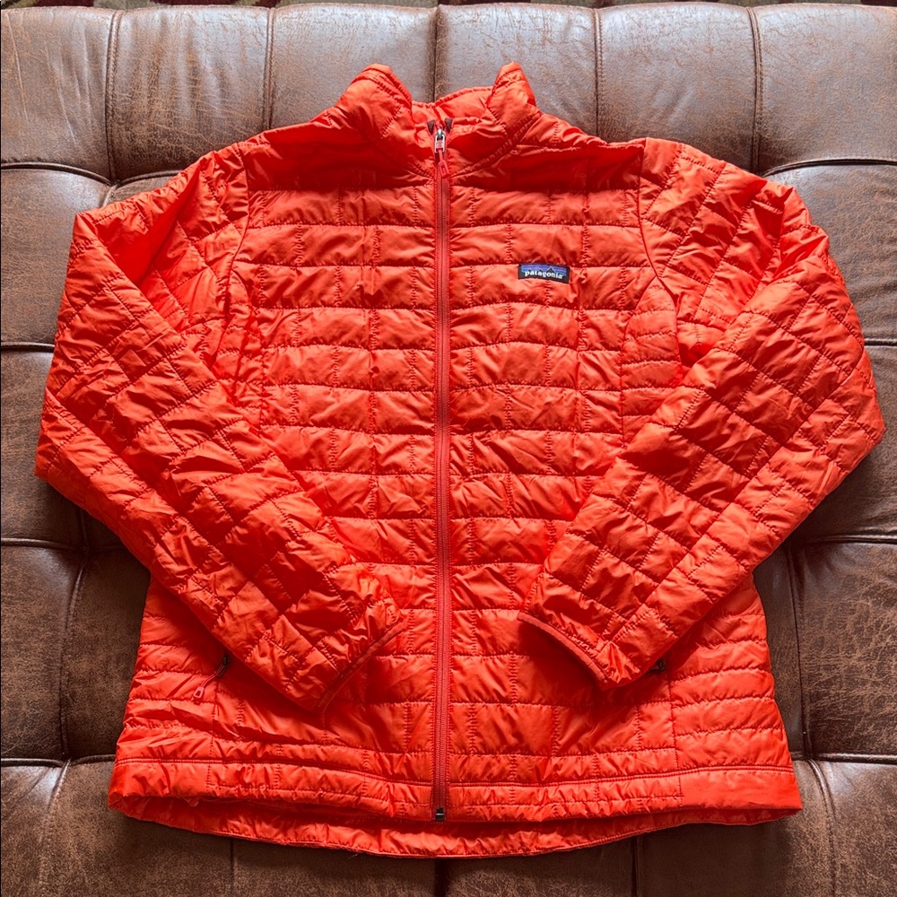 NWOT Women’s Patagonia Vibrant Orange Puffer Jacket XL